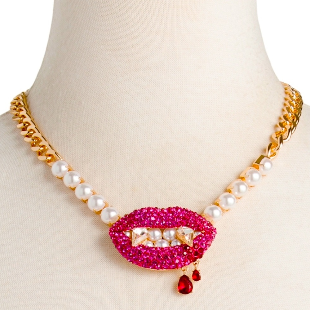 New Betsey Johnson Faux Stone Pave and Imitation Pearl Lips Necklace